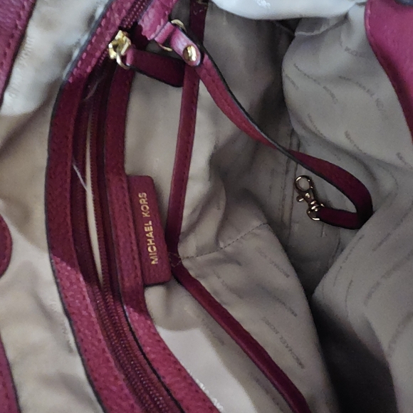 Michael Kors Raven Merlot Large Pebble Leather Shoulder Bag - Picture 14 of 15